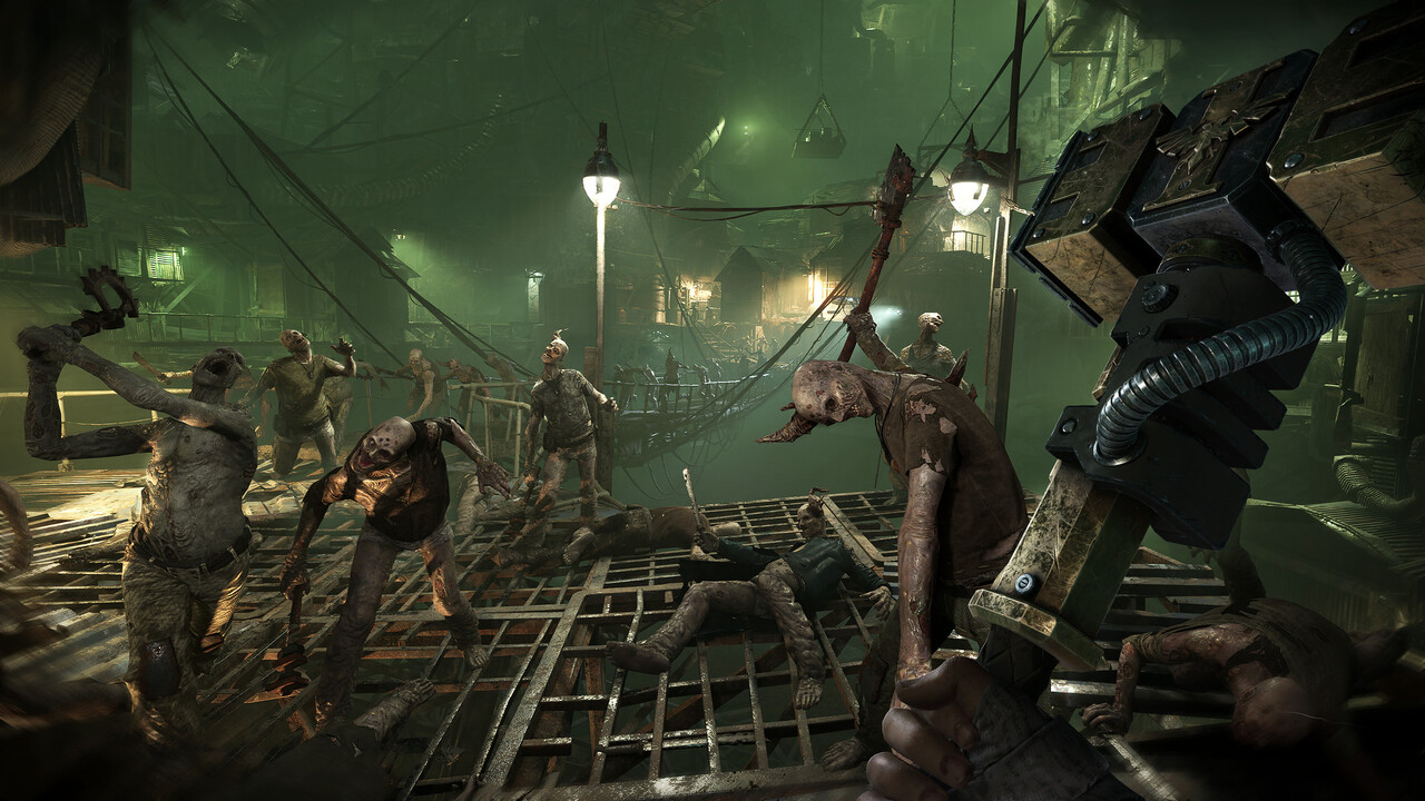 Darktide screenshot with a player preparing to maul some enemies.